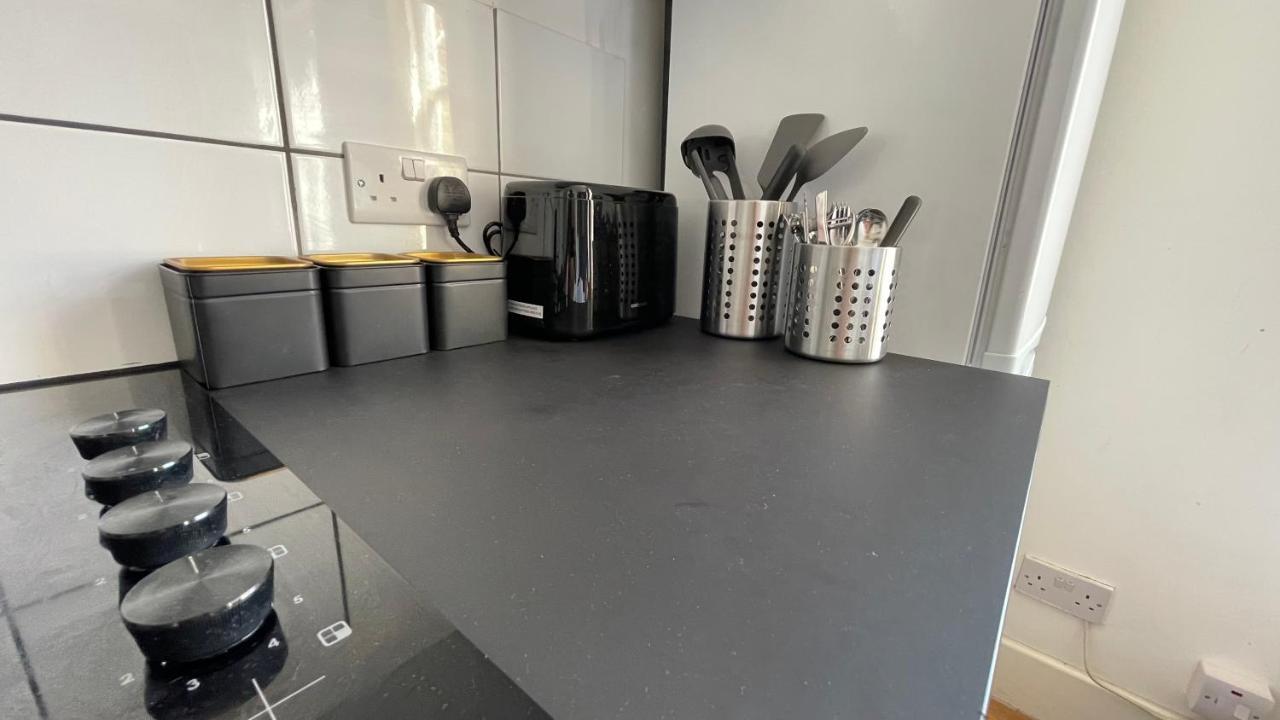 Lovely Studio Flat In The Heart Of Holloway. Londýn Exteriér fotografie